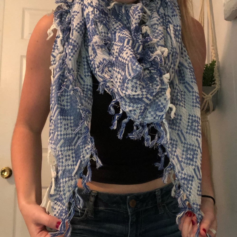 Madewell Scarf/tapestry😌